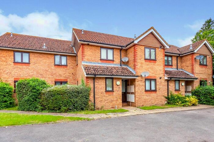 1 Bedroom Flat To Rent In Hazel Court, Chalfont Road, Rickmansworth, Hertfordshire, WD3