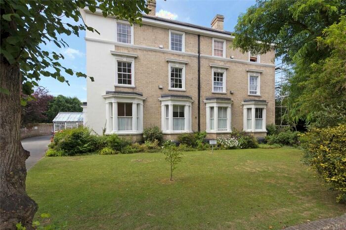 1 Bedroom Apartment To Rent In Whitehall Court, Sittingbourne, Kent, ME10