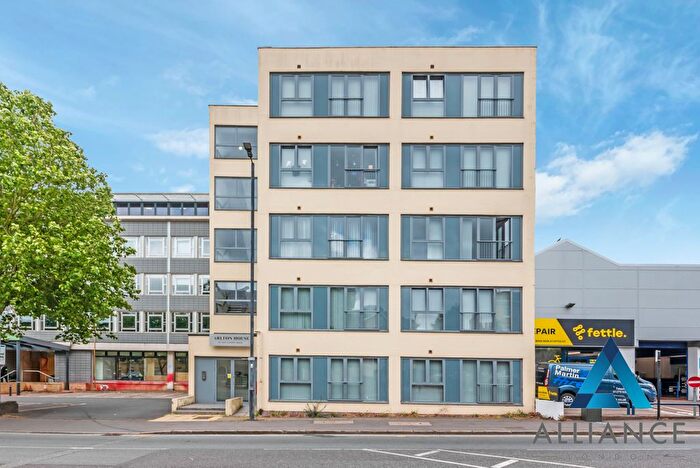 1 Bedroom Flat To Rent In Carlton House, New London Road, Chelmsford, Essex, CM2