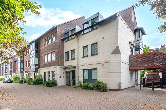 2 Bedroom Flat To Rent In St Margarets Road, St Margarets, TW1