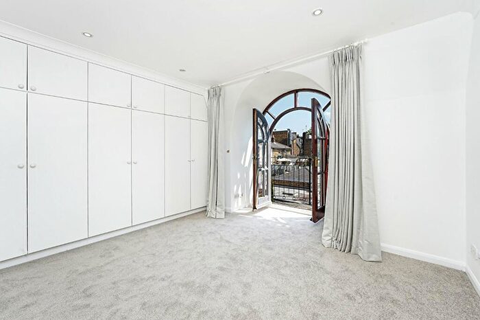 3 Bedroom Terraced House To Rent In Battersea Church Road, London, SW11