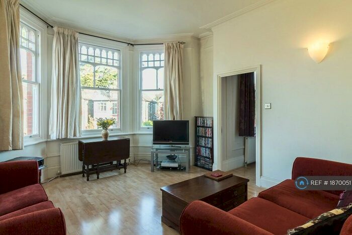 2 Bedroom Flat To Rent In Mapesbury Road, London, NW2