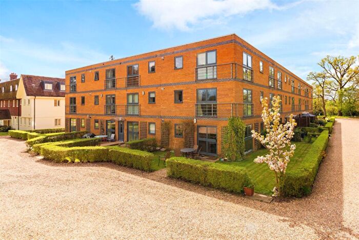 2 Bedroom Flat To Rent In Coopers Green Lane, Hatfield, AL10