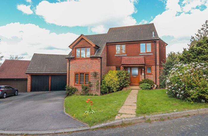 3 Bedroom Detached House For Sale In Starrs Mead, Battle, TN33