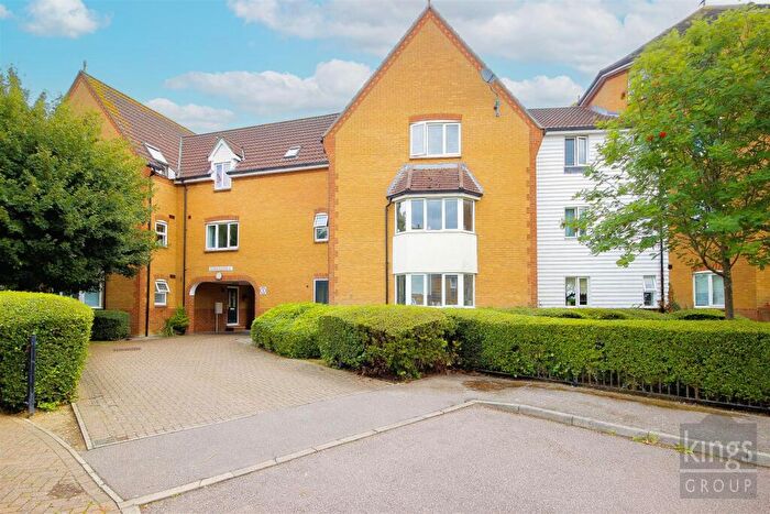 2 Bedroom Apartment For Sale In Chelsea Gardens, Harlow, CM17