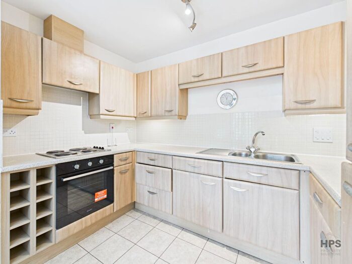 1 Bedroom Flat To Rent In Rustat Avenue, Cambridge, CB1