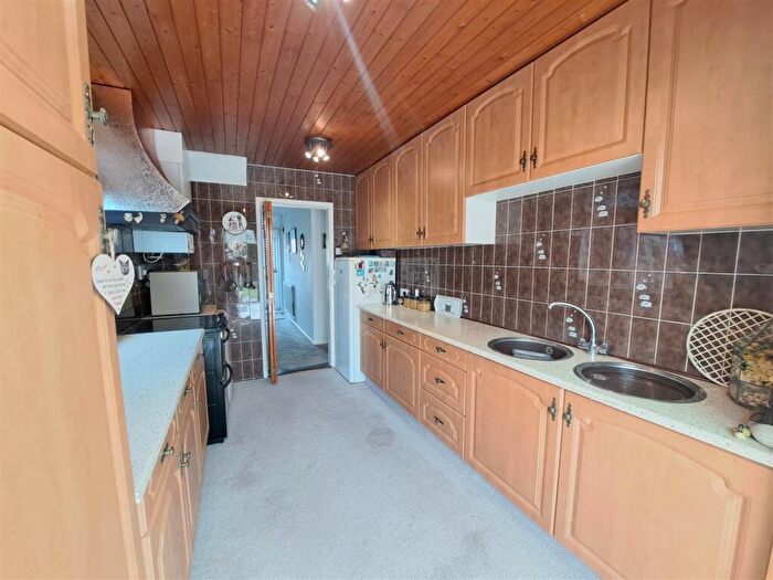 3 Bedroom End Of Terrace House For Sale In Cranleigh Road, Portchester, PO16