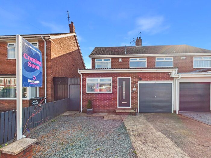 3 Bedroom Semi-Detached House For Sale In Lancaster Drive, Hull, HU8