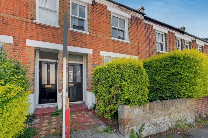 2 Bedroom Property To Rent In Hambro Road, Streatham, London, SW16