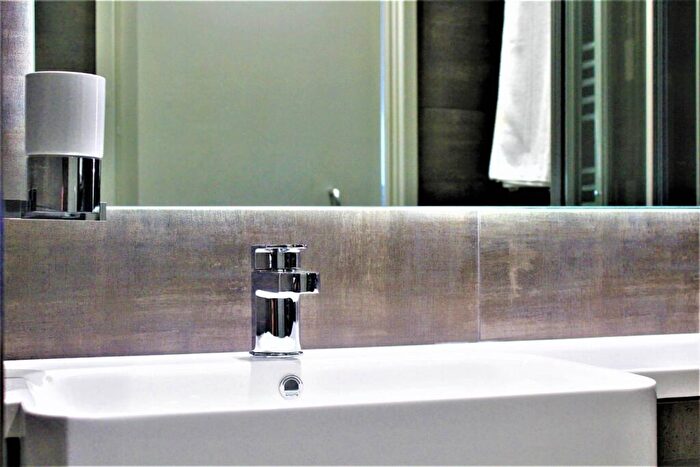 2 Bedroom Flat To Rent In City Road, Old Street, London, EC1V
