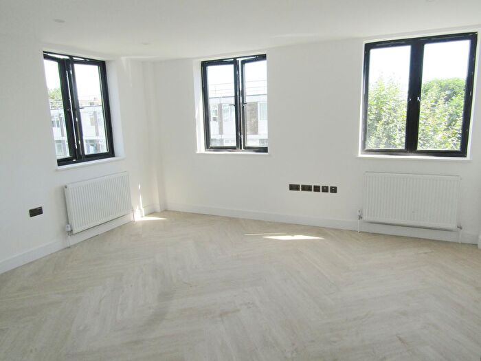 2 Bedroom Flat To Rent In Barnabas Road, London, E9