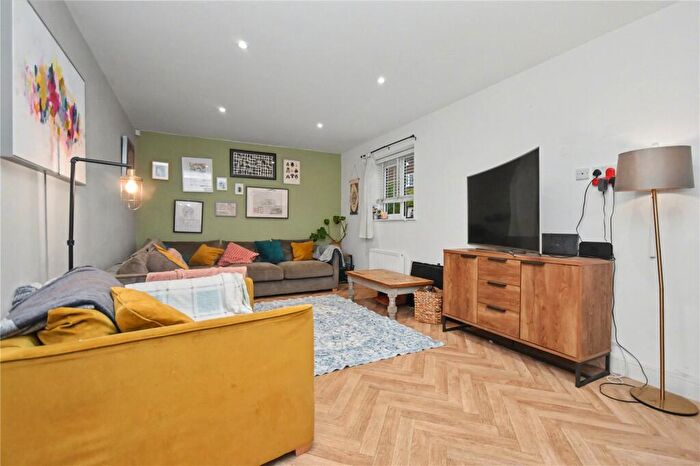 6 Bedroom Detached House For Sale In Lidgett Lane, Garforth, West Yorkshire, LS25