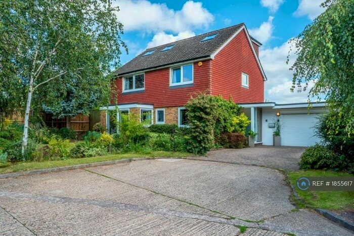 5 Bedroom Detached House To Rent In Bell Close, Knebworth, SG3