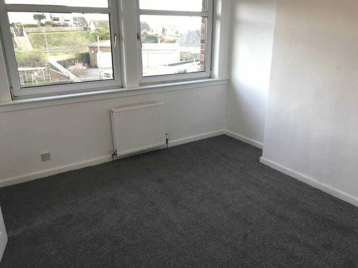 3 Bedroom Flat To Rent In Low Craigends, Kilsyth, G65