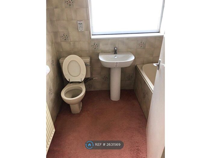 3 Bedroom Terraced House To Rent In Felstead Road, Grimsby, DN34