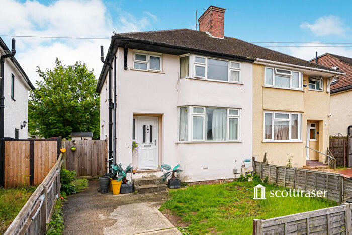 3 Bedroom Semi-Detached House To Rent In Derwent Avenue, Headington, OX3