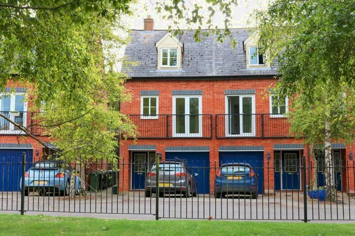 3 Bedroom End Of Terrace House To Rent In Chapel Close, Wantage, OX12