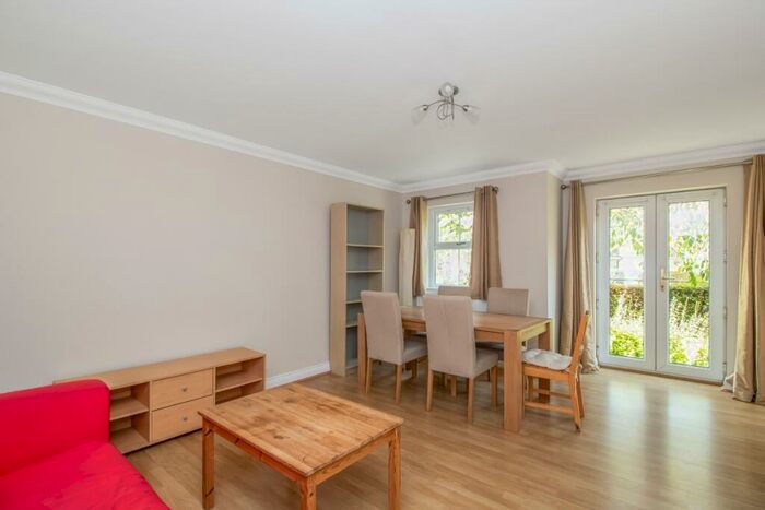 2 Bedroom Apartment To Rent In Venneit Close, Central Oxford, OX1