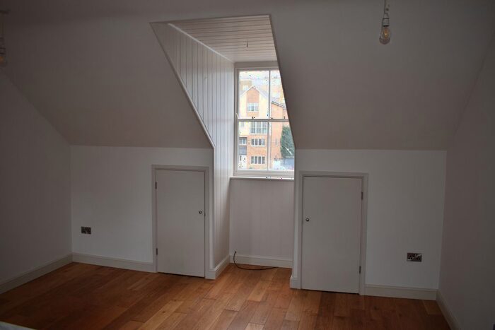 2 Bedroom Flat To Rent In King Street, Ramsgate, CT11