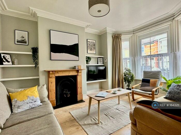 6 Bedroom Terraced House To Rent In Elmside, Exeter, EX4