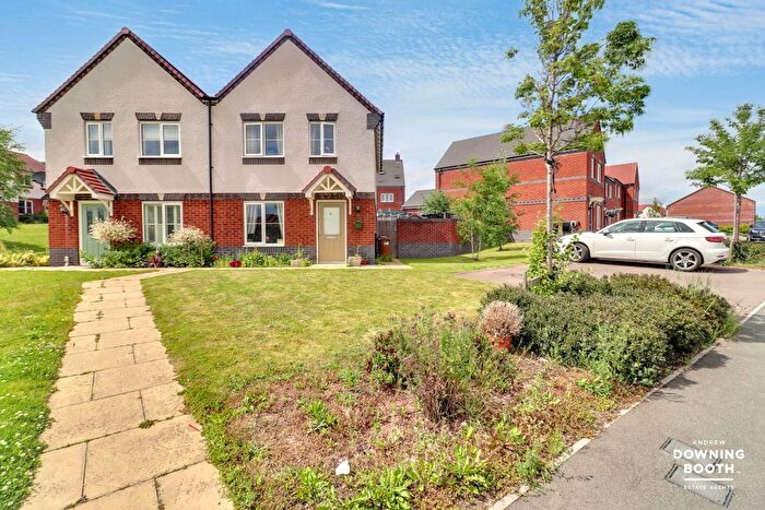 3 Bedroom Semi-Detached House For Sale In Insley Avenue, Lichfield, WS14