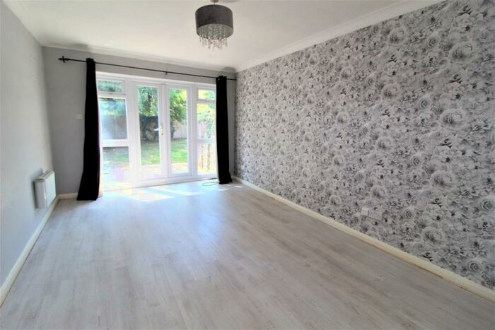 1 Bedroom Maisonette To Rent In Alison Court, Wood End Close, Hemel Hempstead, Hertfordshire, HP2