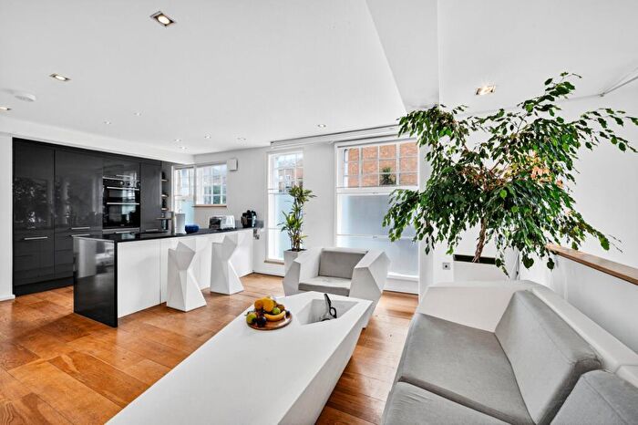 3 Bedroom Flat To Rent In Manchester Road, Cubitt Town, E14