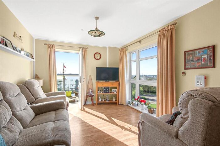 2 Bedroom Apartment For Sale In Johnstone Close, Bracknell, Berkshire, RG12