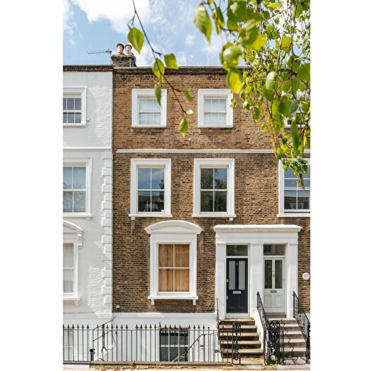1 Bedroom Apartment For Sale In Fremont Street, Victoria Park, E9
