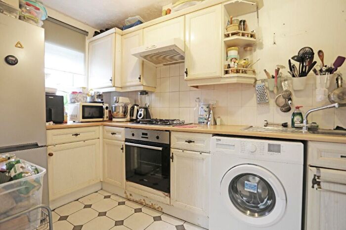 1 Bedroom Flat For Sale In Cranberry Lane, London, E16