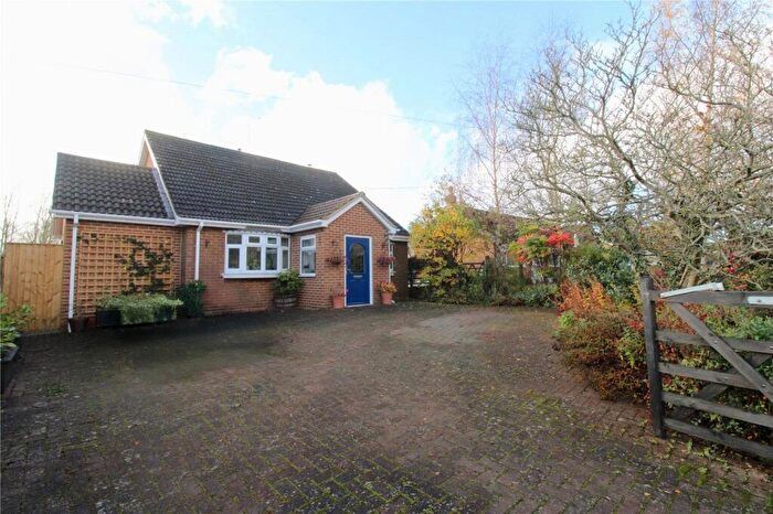3 Bedroom Detached House For Sale In Hinton Road, Woodford Halse, Northamptonshire, NN11