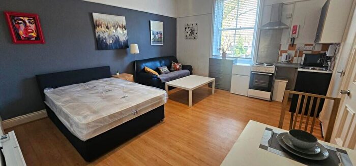 Studio To Rent In Headingley Lane, Leeds, West Yorkshire, LS6