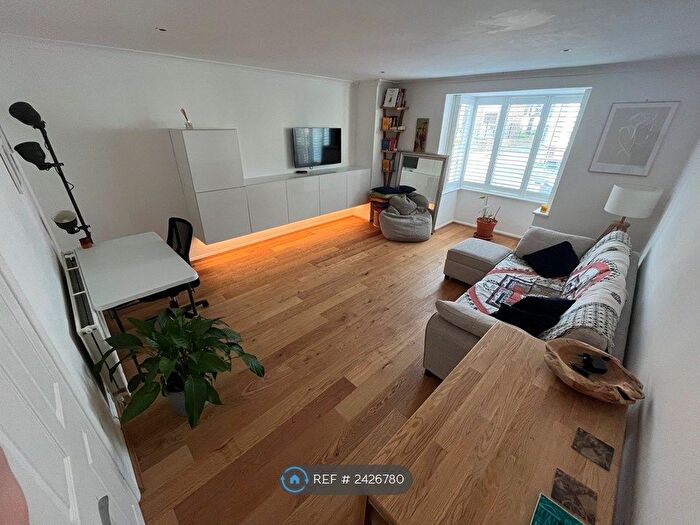 1 Bedroom Flat To Rent In Ashtree Court, London, N19