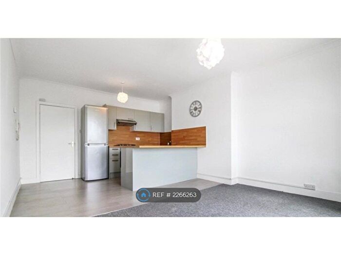 1 Bedroom Flat To Rent In Overcliffe, Gravesend, DA11