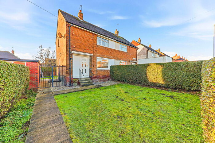 2 Bedroom Semi-Detached House For Sale In Newlands Drive, Morley, LS27