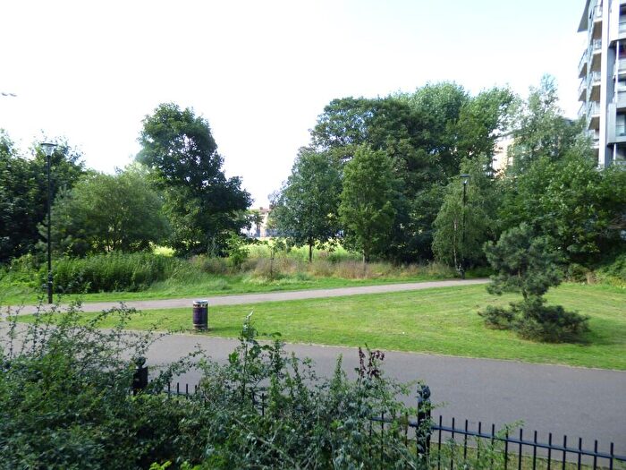 2 Bedroom Apartment To Rent In Leamore Court, Meath Crescent, Bethnal Green, E2