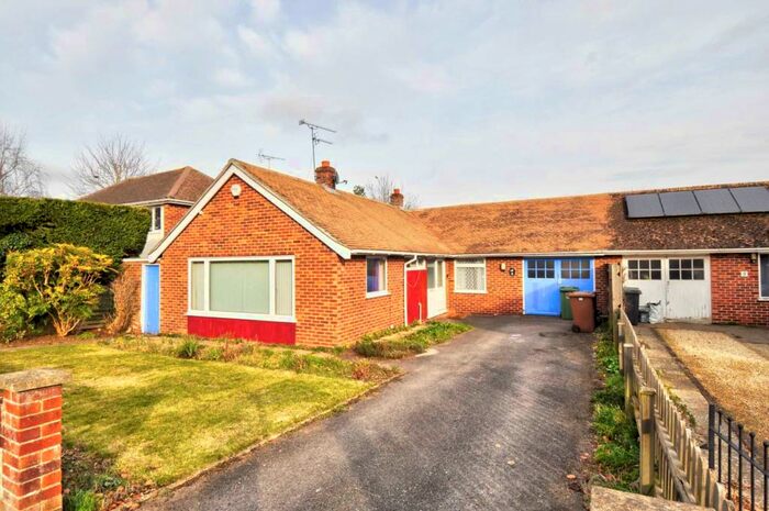 3 Bedroom Bungalow To Rent In Manor Road, Henley-On-Thames, RG9