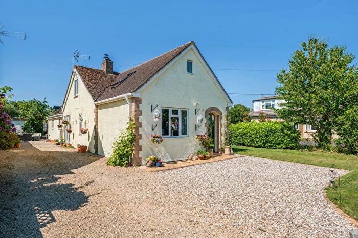 4 Bedroom Detached Bungalow For Sale In Milestone Road, Carterton, Oxfordshire, OX18