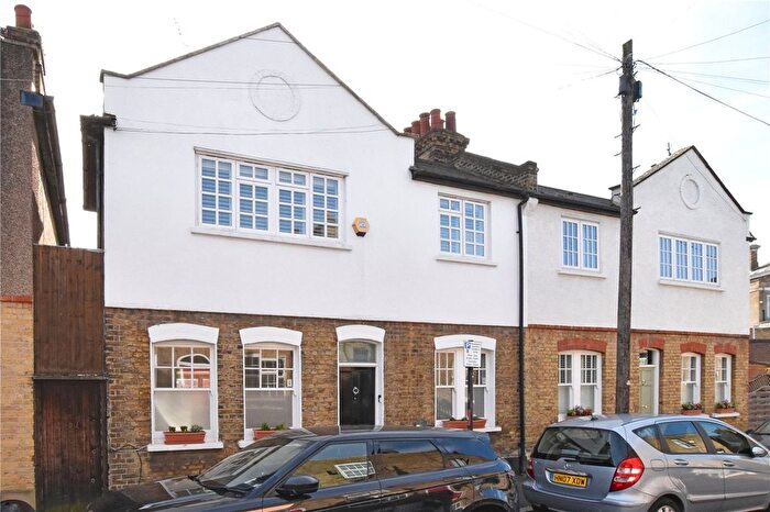 2 Bedroom Terraced House For Sale In Straightsmouth, Greenwich, London, SE10