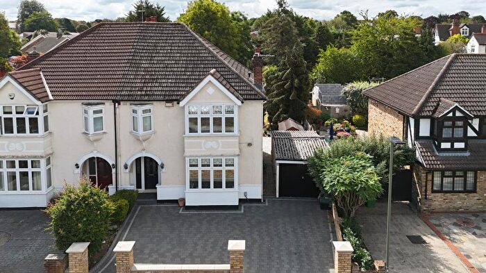 4 Bedroom Semi Detached House For Sale In Avondale Rd, Bromley, Uk, BR1