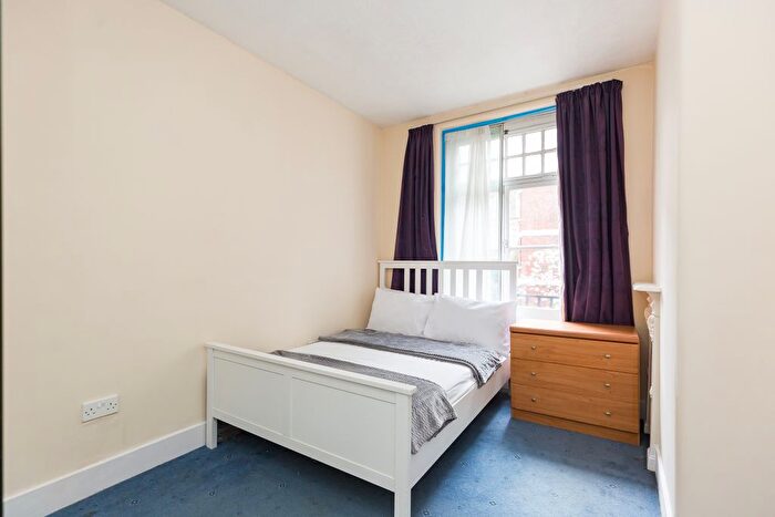 1 Bedroom Flat To Rent In Gilbert Street, London, W1K