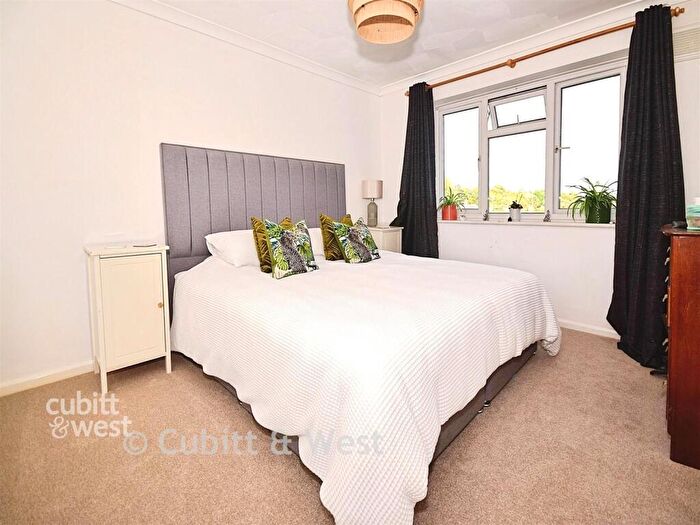 2 Bedroom Apartment For Sale In Jarvis Road, Arundel, West Sussex, BN18