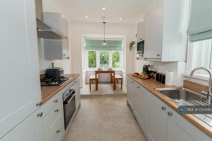 3 Bedroom Flat To Rent In Beaufort Road, Bournemouth, BH6