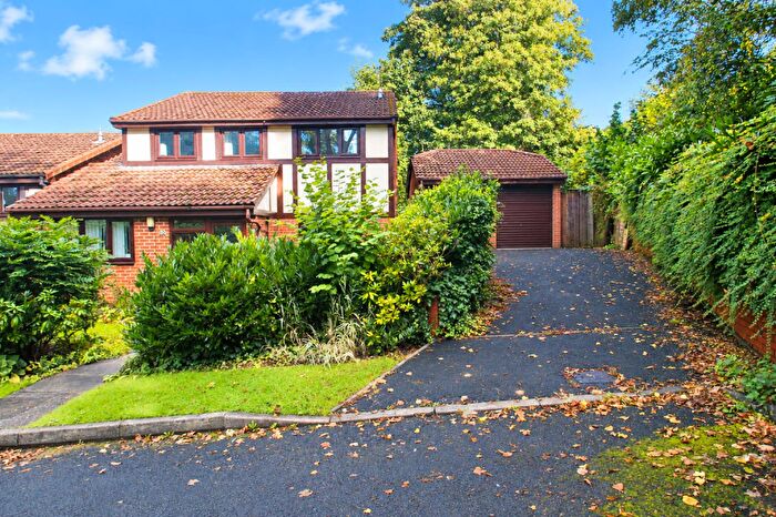 4 Bedroom Detached House For Sale In Claremont Way, Halesowen, B63