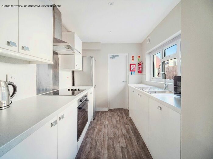 2 Bedroom Semi-Detached House To Rent In Warwards Lane, Selly Oak, Birmingham, B29