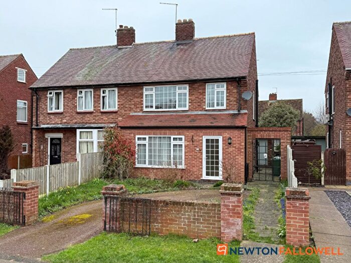 3 Bedroom Semi Detached House For Sale In Winthorpe Road, Newark, NG24