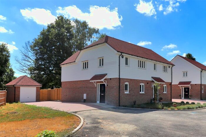 3 Bedroom Semi-Detached House For Sale In Coursehorn Mews, Course Horn Lane, Cranbrook, Kent, TN17