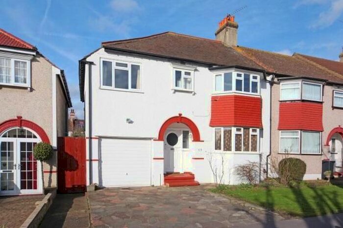 2 Bedroom Flat To Rent In Briar Avenue, Norbury, SW16