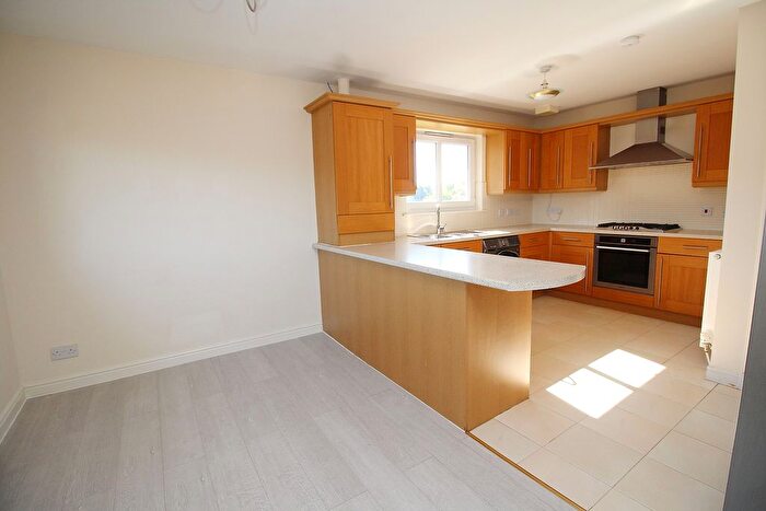 2 Bedroom Flat For Sale In Oakburn Walk, Jamestown, Alexandria, G83