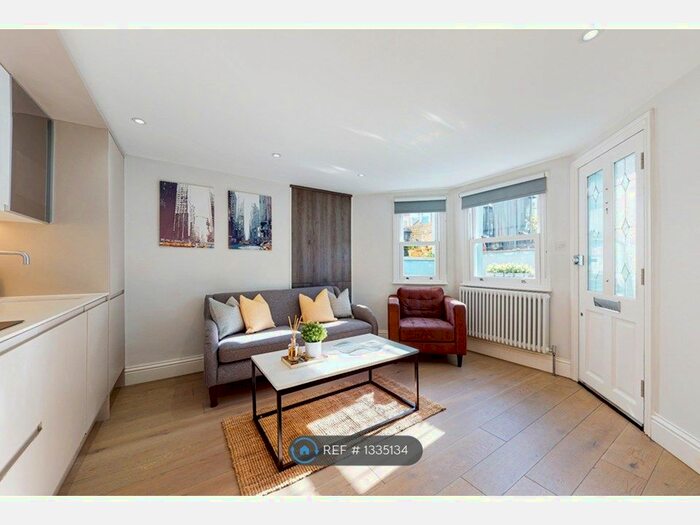 2 Bedroom Flat To Rent In New Cross, London, SE14